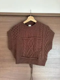 ブラウン ケーブルニットベスト Fサイズ