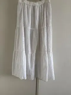 GU フレアスカート ホワイト　白　 Mサイズ　花柄刺繍