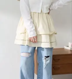 新品タグ付き未開封　Kastane コットンフリルミニスカート アイボリーのサムネイル
