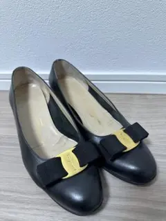 Salvatore Ferragamo　パンプス　ブラック　レザー　ヴァラリボン