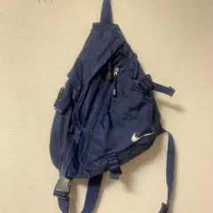 nike ワンショルダー　スリングバッグ
