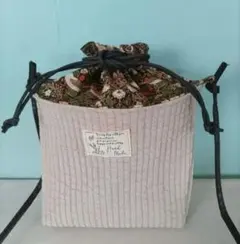 ヌビ＆モリスの巾着型ショルダーバッグ