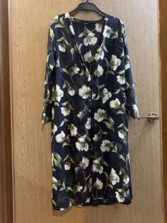 薄いカーディガンのサムネイル