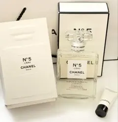 CHANEL N°5 L'EAU ウォーターボトル ミニ香水付き - メルカリ