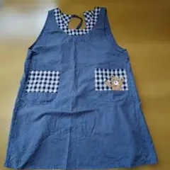 【美品】くまさん刺繍 チェック柄 エプロン　保育士　介護士のサムネイル