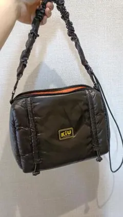 KiU キウ パフィーギャザーハンドルバッグ ブラックのサムネイル