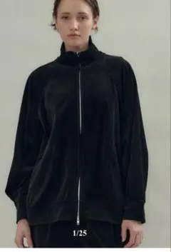 フローレント ベロアジップアップ ブラックのサムネイル