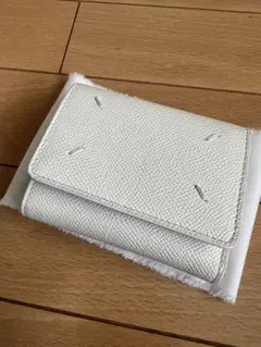 MaisonMargielaマルジェラ　ホワイトレザー 三つ折り財布　4ステッチ