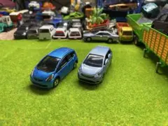 トミカ　ホンダ　フィット　ミニカー　まとめ売り　2台　セット　新旧　fit