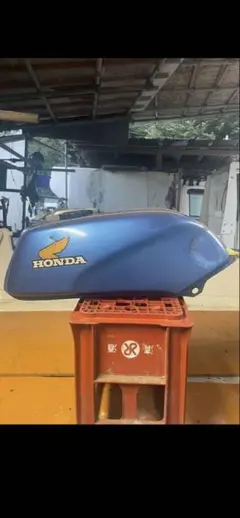 HONDA バイク用タンク 赤色 CB250?鍵なし - メルカリ