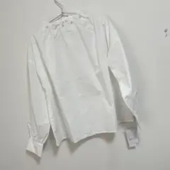 パール付きブラウス