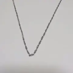 Libra（リブラ）シルバー925製クロスモチーフスクロール模様ネックレス 