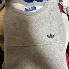 adidas トレーナー