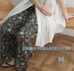 新品✨ URBAN RESEARCH DOORS フラワープリントイージーパンツ