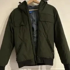 adidas フード付きダウンジャケット オリーブ
