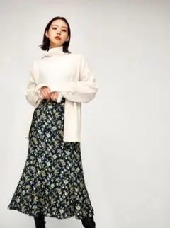 ⭐︎最終価格セール⭐︎ Moussy 花柄ロングスカート