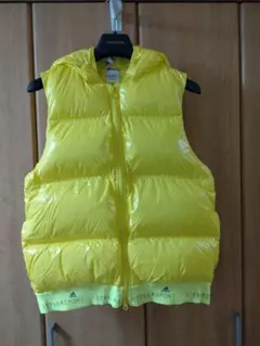 adidas ダウンベスト　Ｍ〜Ｌ