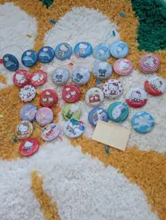 【レア商品】ハローキティ プレミアムマスコット缶バッジ 31個セット