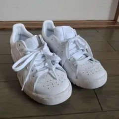 asics白スニーカー