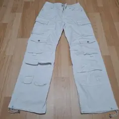FASHION NOVA ホワイト カーゴパンツ