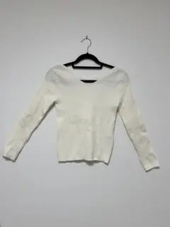 アプワイザーリッシェホワイト リブ編み 長袖 Vネックセーター　ニット