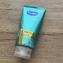 Vaseline GLUTA-HYA ボディローション 290mlのサムネイル