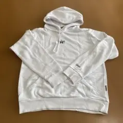 【限定値下げ】 アウトドア　ホワイトパーカー刺繍キャラクター付き