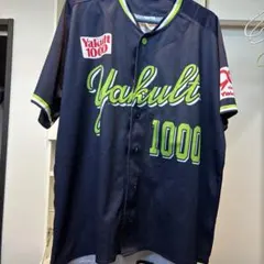 東京ヤクルトスワローズ 岩田幸宏 ビジターユニフォーム&缶バッチなどのセット 東京ヤクルトスワローズ 岩田幸宏 ビジターユニフォーム&缶バッチなど