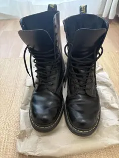 ドクターマーチン10ホール24cm