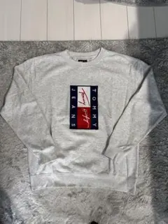 トミー　TOMMY トレーナー グレー