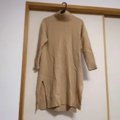ユニクロ　レディース　ニットワンピース　ロング丈　サイズM　キャメル色