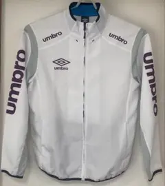 umbro パーカー　白