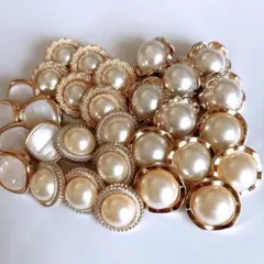 Iデザインボタン約21mm 色々30個 ハンドメイド 手芸 プラスチックボタン