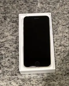 iPhone SE 第3世代　64GB