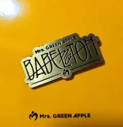 Mrs. GREEN APPLE BABEL no TOH ピンバッジ