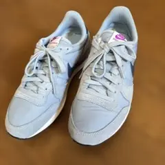 美品　Nike ナイキ　ライトブルー　スニーカー24.5㎝