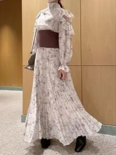 SNIDEL ウエストリブフレアスリーブプリーツワンピース 腹巻きワンピ