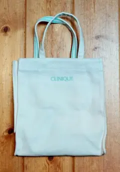 CLINIQUE ホワイト トートバッグのサムネイル