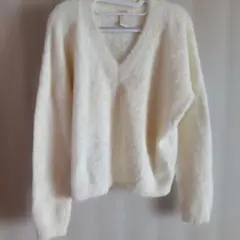 FOREVER 21 アイボリー ファー　Vネックニット