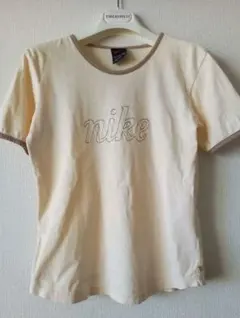 nike ☆ヴィンテージ半袖Tシャツ ☆クリーム色☆M☆ステッチロゴ
