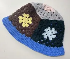 ☆カラフル☆グラニースクエア☆ニット帽☆バケットハット☆クラッシャーハット☆青☆