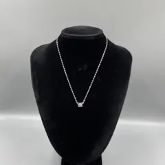 049 ニナリッチ　シルバー 四角いペンダント ネックレス