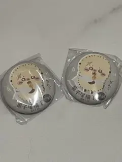 ちいかわ　もぐもぐ本舗　缶バッジ 2個セット
