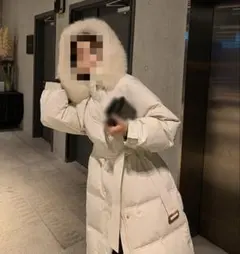 ホワイト ダウンジャケット　ロング　ファー付き