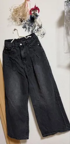 タックデニムパンツのサムネイル