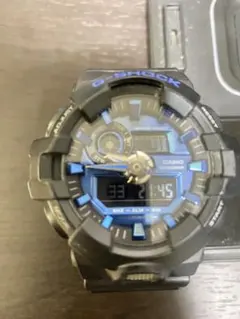 美品 G-SHOCK 迷彩 カモフラ ネイビー GA-700 時計 缶ケース付 - メルカリ