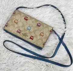 COACH×Pac-man コラボショルダーウォレット　シグネチャーのサムネイル