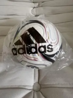 トリアンダadidas サッカーボール 新品　ミニボールのサムネイル