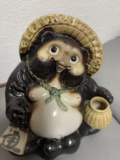 北海道 一升瓶を持てる木彫りの熊さん かわいいです - メルカリ