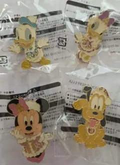 Disney ディズニー ピンバッジ 4種セット